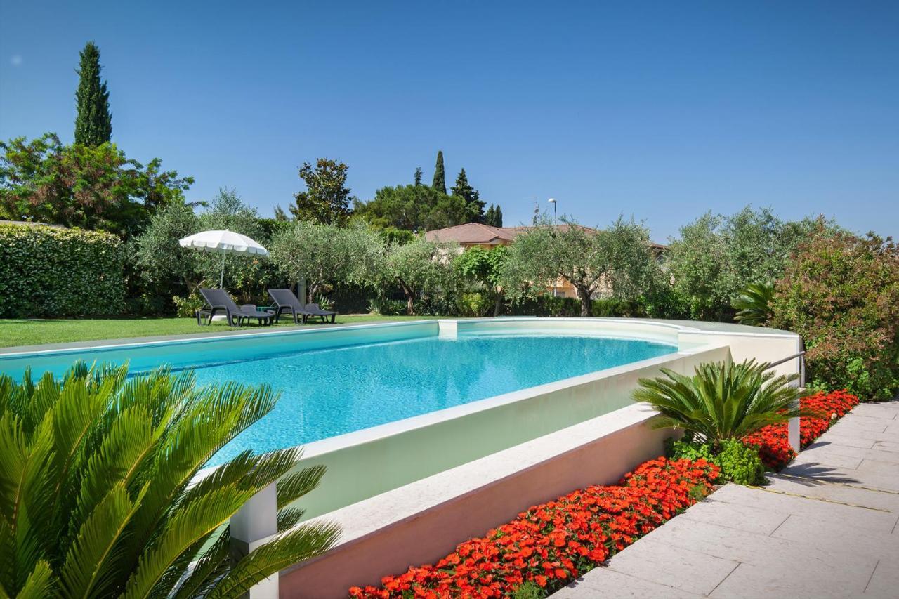 Villa Aurora-Holiday Home Apt 2 Bardolino Exterior foto